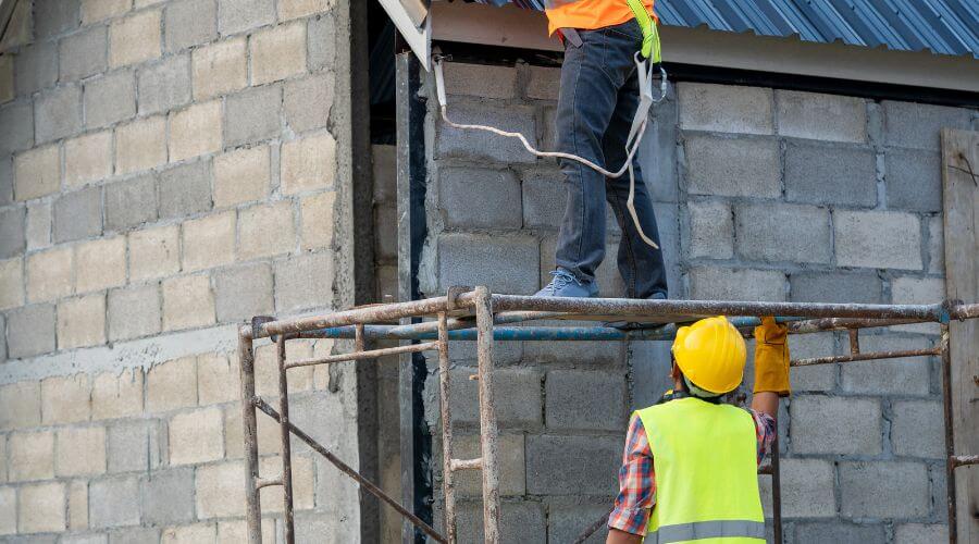 Expert Emergency Roof Repairs services in Andale, KS